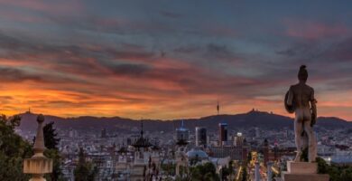 La noche en Barcelona es un espectáculo de luces, cultura y diversión